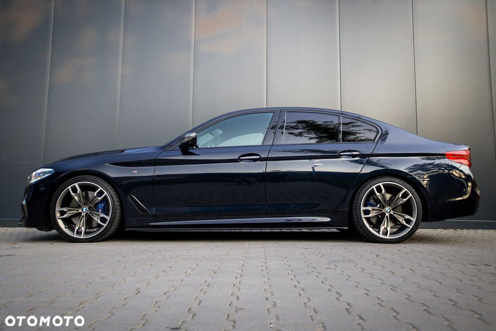 BMW Seria 5 M550i xDrive - 9