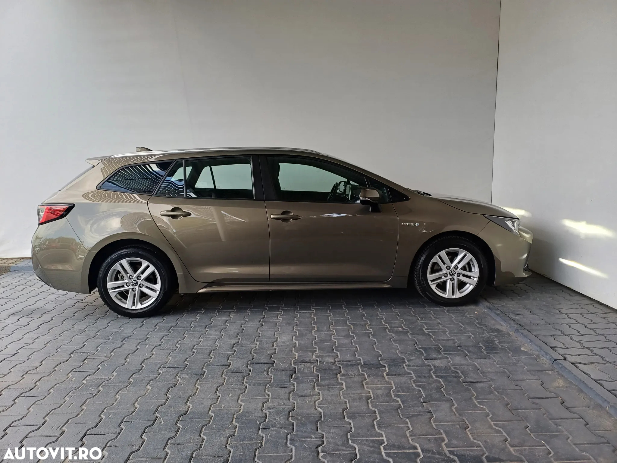 Toyota Corolla 1.8 HSD TS Dynamic - 28