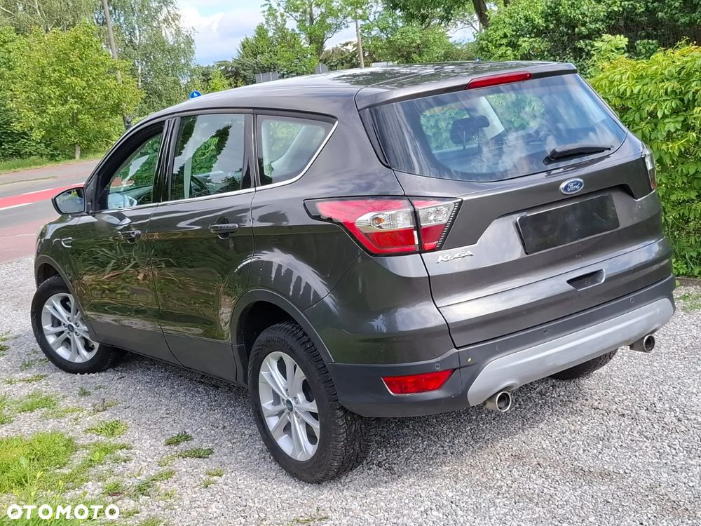 Ford Kuga 1.5 TDCi 2x4 Titanium - 9