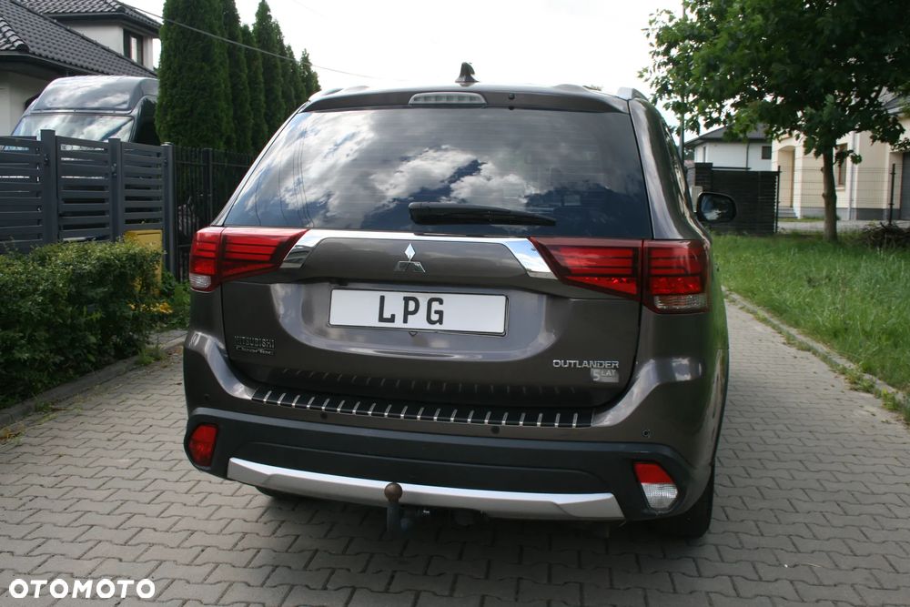 Mitsubishi Outlander - 8