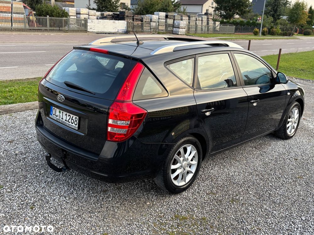 Kia Ceed - 22