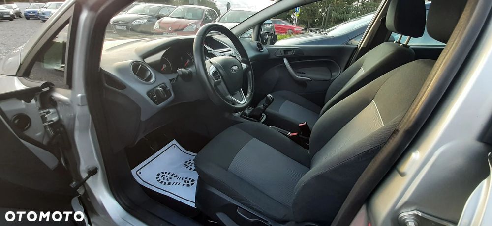 Ford Fiesta - 32