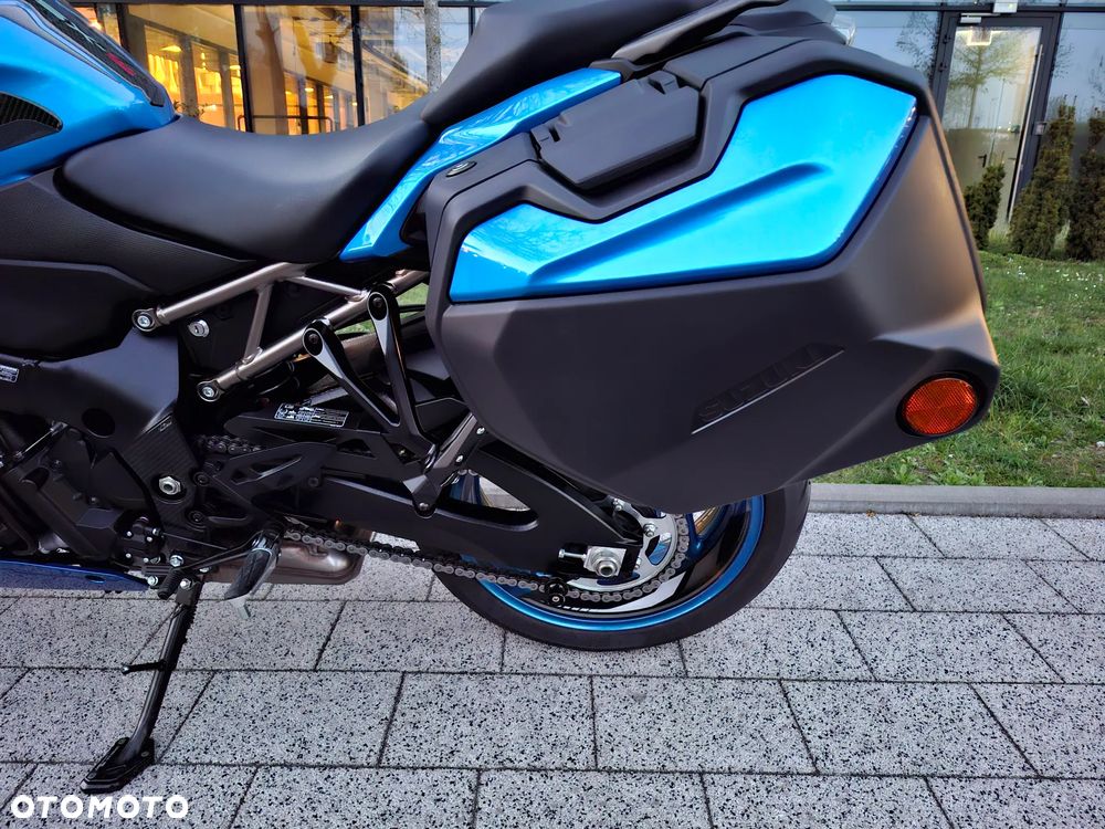 Suzuki GSX - 12