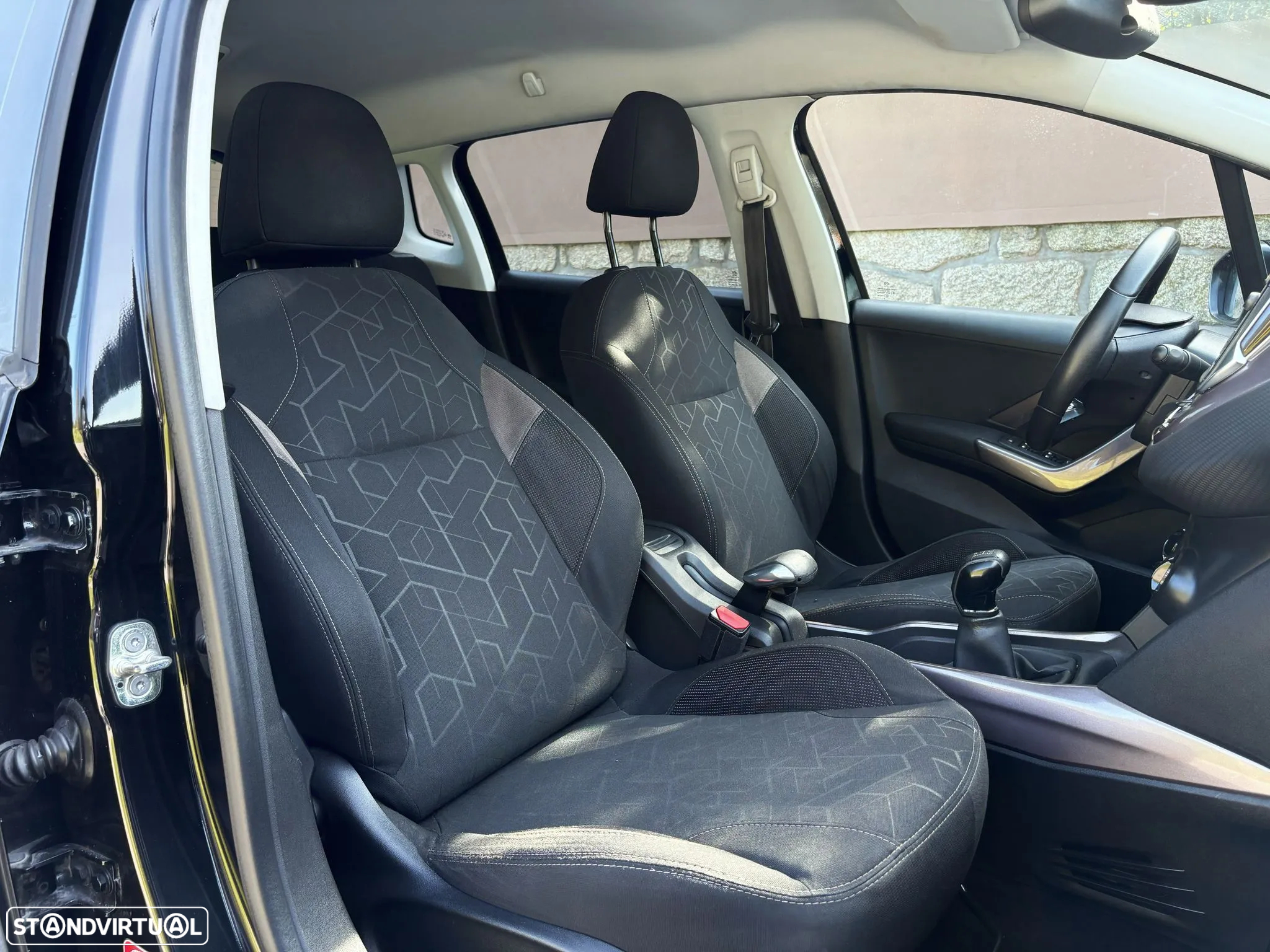 Peugeot 2008 1.2 PureTech Style - 11
