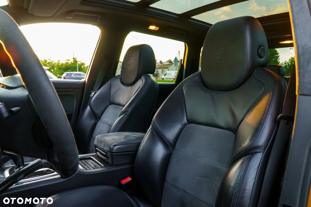 Porsche Cayenne - 11