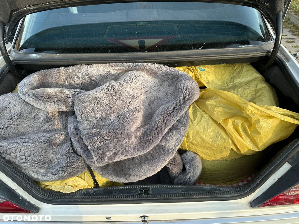 Mercedes-Benz Klasa E - 9