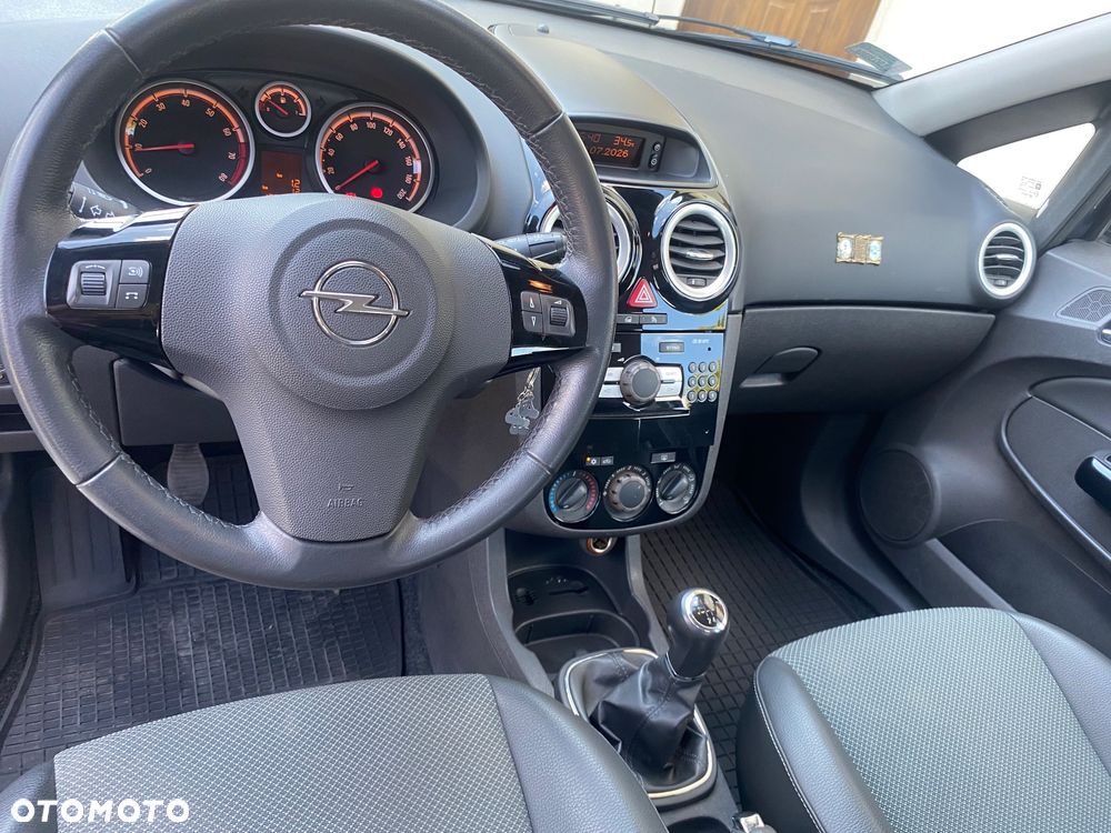 Opel Corsa 1.2 16V Cosmo - 11