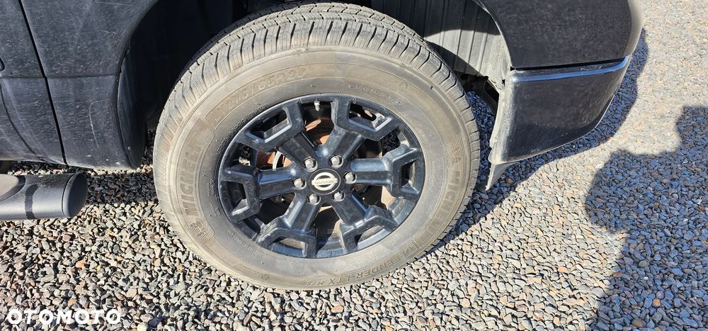 Nissan Titan ver-5-6-v8-se-crew-cab - 13