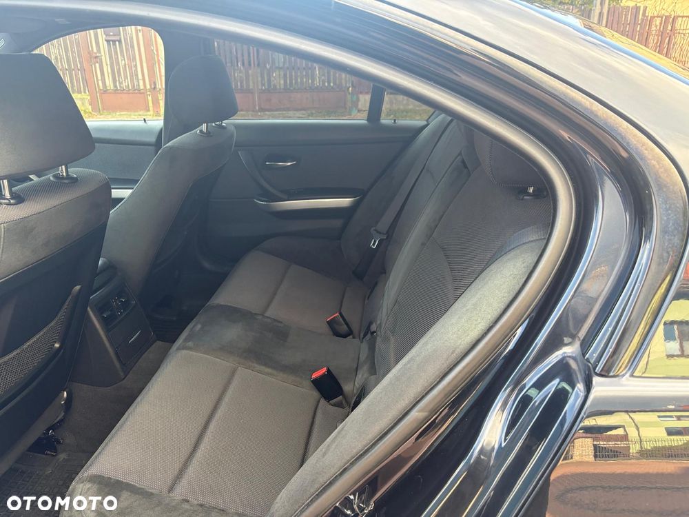 BMW Seria 3 320i Edition Sport - 12