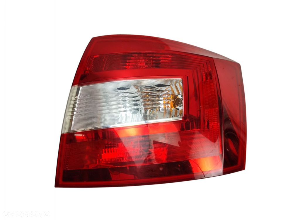 LAMPA PRAWY TYŁ SKODA RAPID HB KOMBI (12-17) 5JJ945096