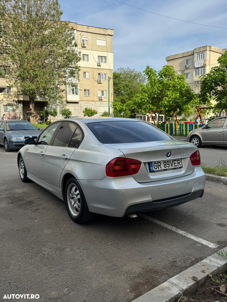 BMW Seria 3 320d - 5