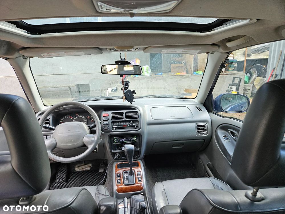 Suzuki Grand Vitara 2.7 V6 - 5