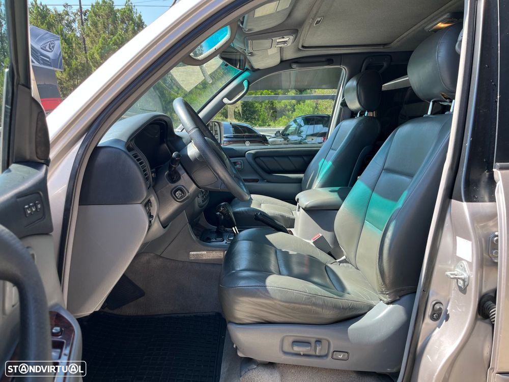 Toyota Land Cruiser - 19