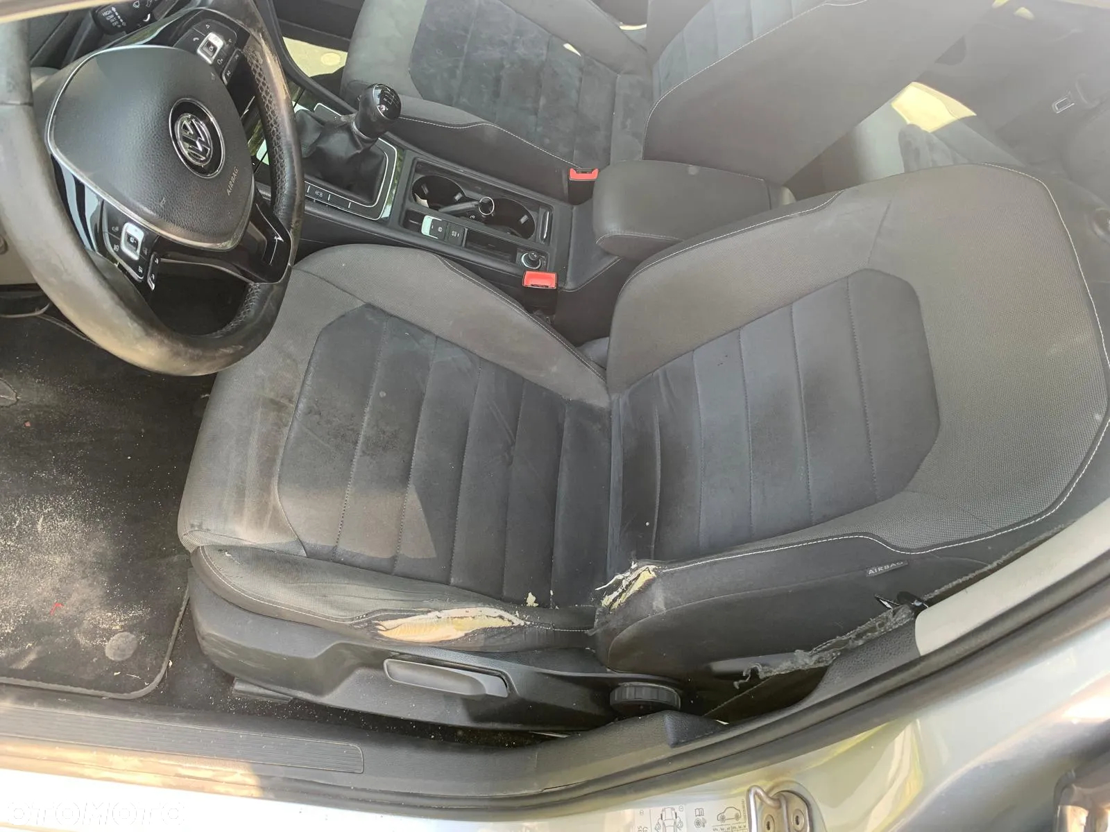 Volkswagen Golf 2.0 TDI BlueMotion Technology Edition - 14