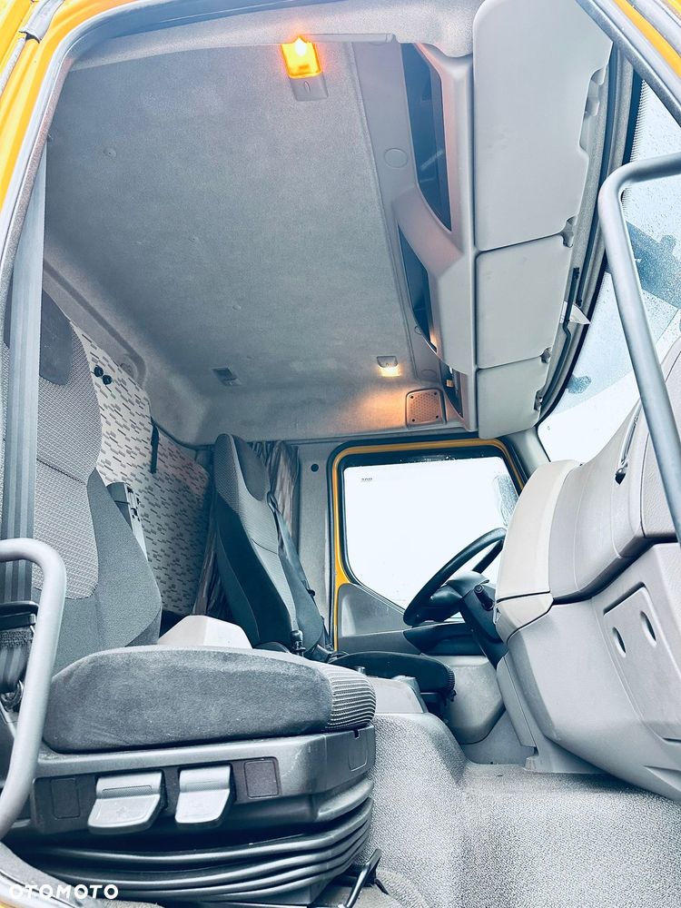 DAF LF 220 / KABINA SYPIALNA / WINDA - 12