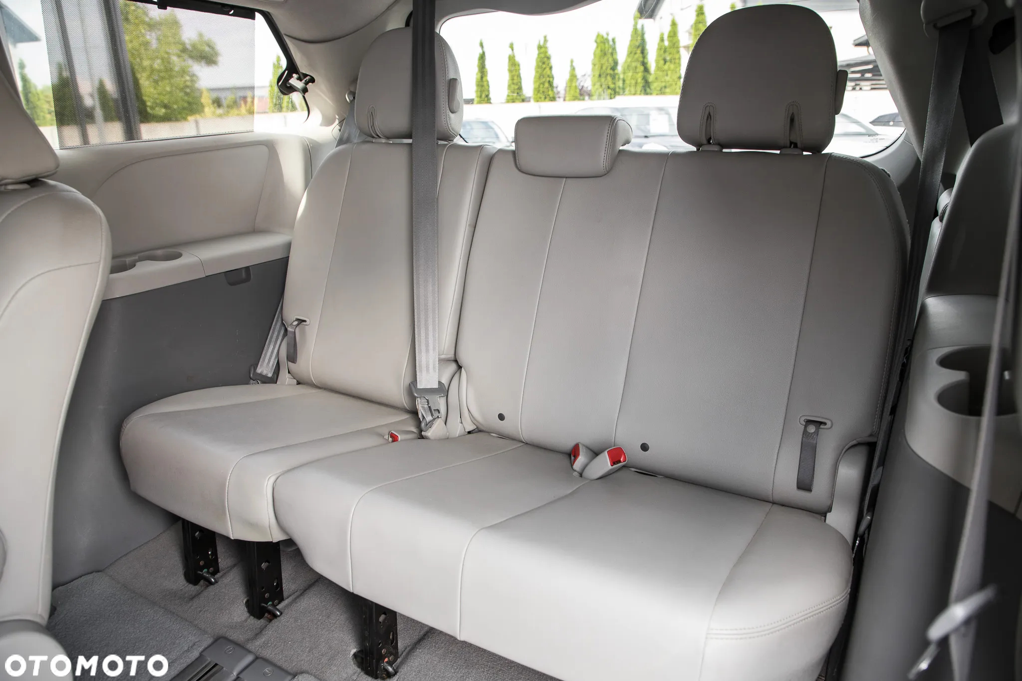 Toyota Sienna 3.5 V6 XLE AWD - 26