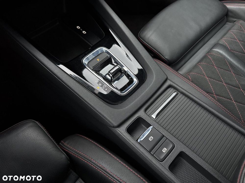 Skoda Octavia 2.0 TSI RS DSG - 24