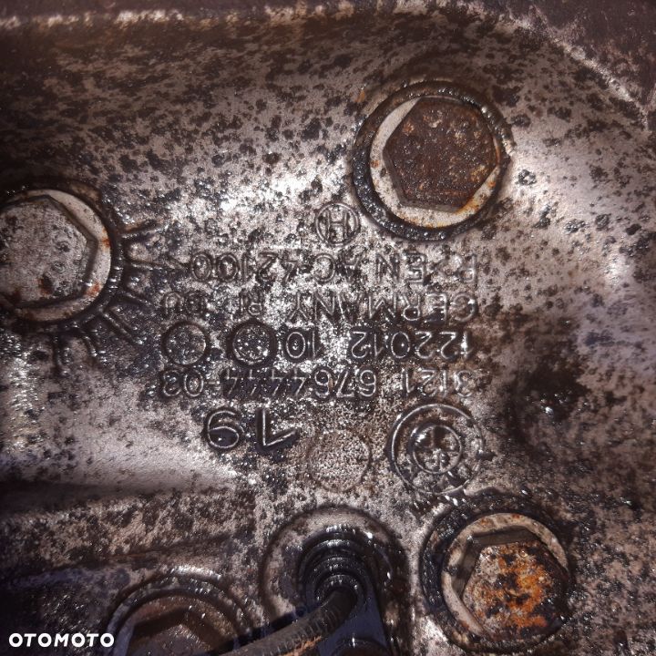 Zwrotnica piasta przednia prawa BMW E90 E91 E92 31216764444 - 3