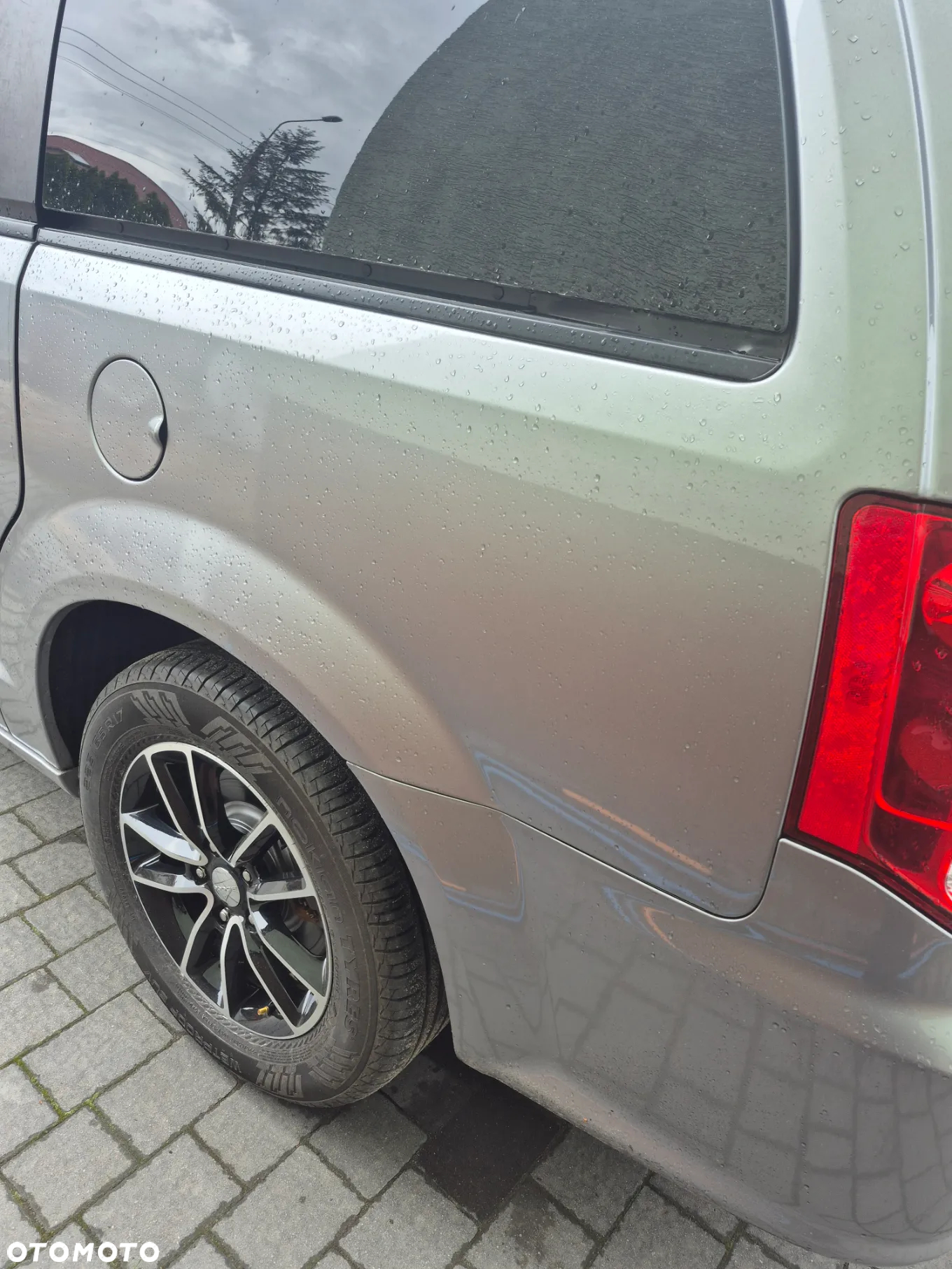 Dodge Grand Caravan - 27