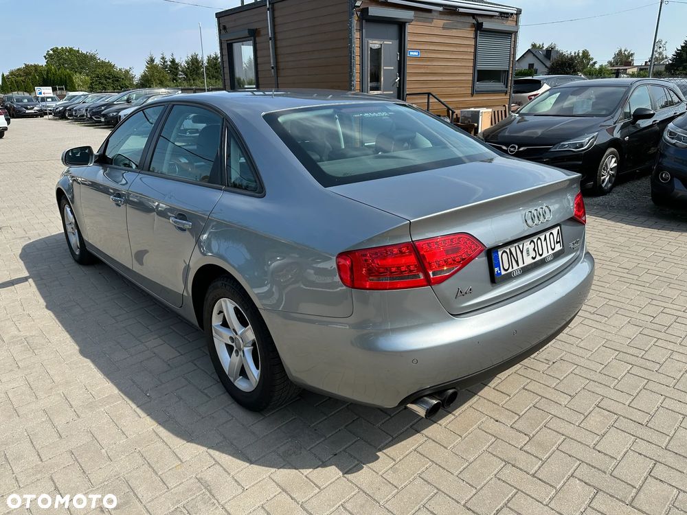 Audi A4 Limousine - 4