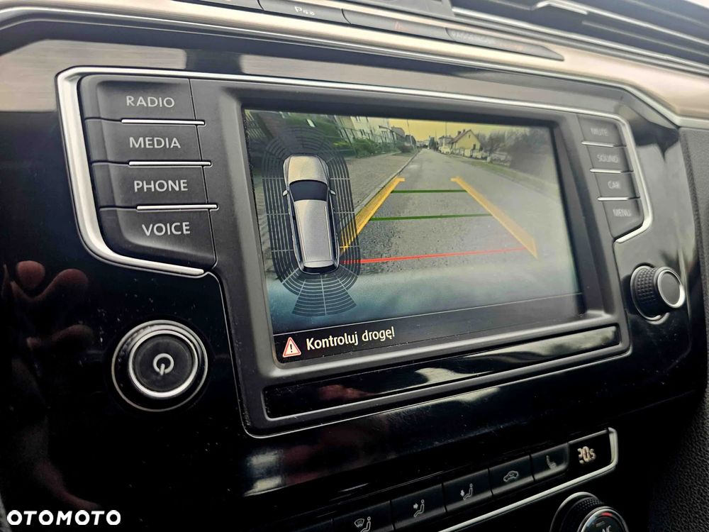 Volkswagen Passat Variant 2.0 TDI SCR 4Motion DSG Highline - 33