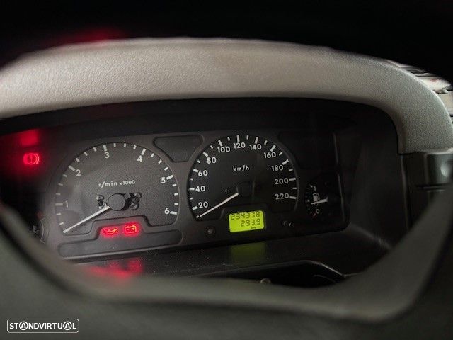 Land Rover Discovery ver-2-5-td5 - 1