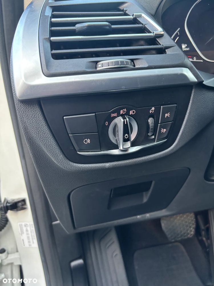 BMW X3 xDrive20d - 20