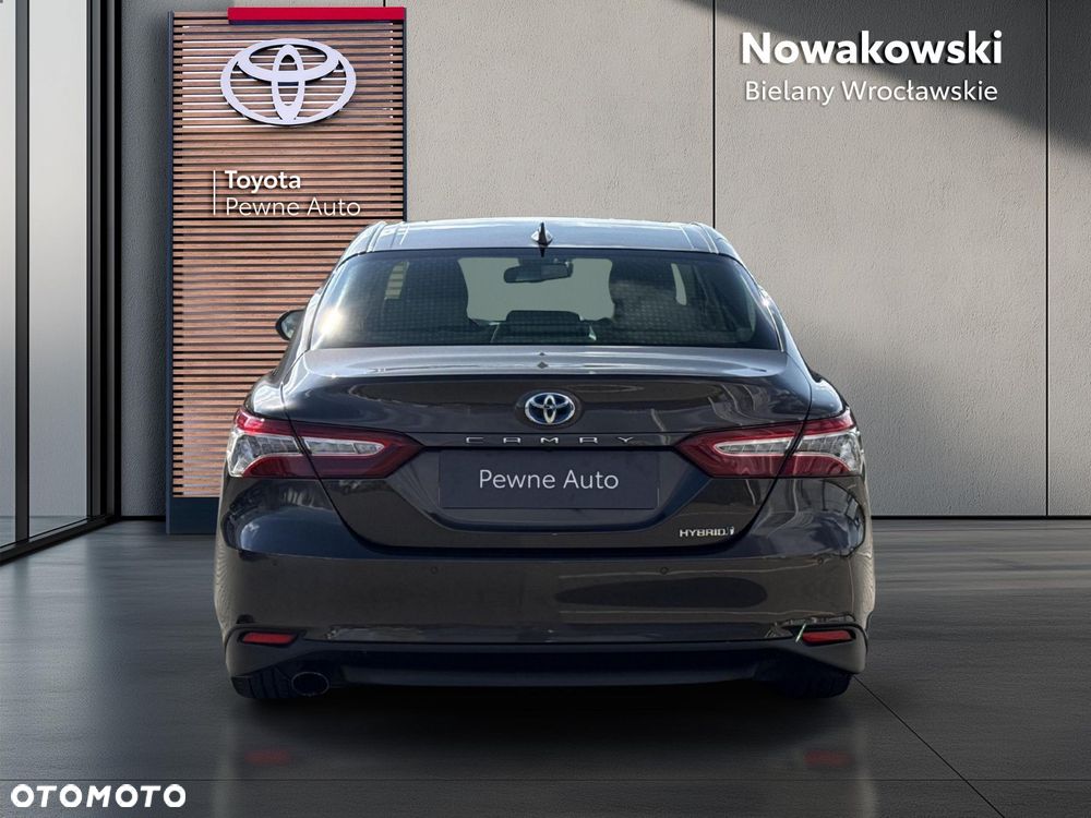 Toyota Camry 2.5 Hybrid Executive CVT - 4