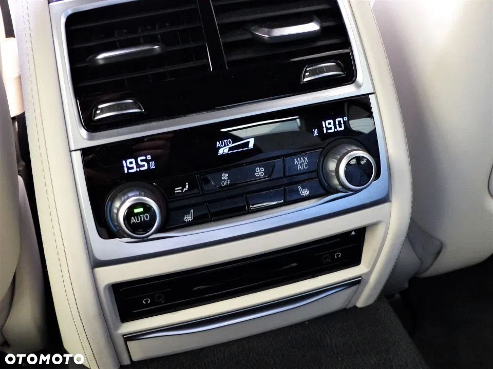 BMW Seria 7 750Li xDrive - 13