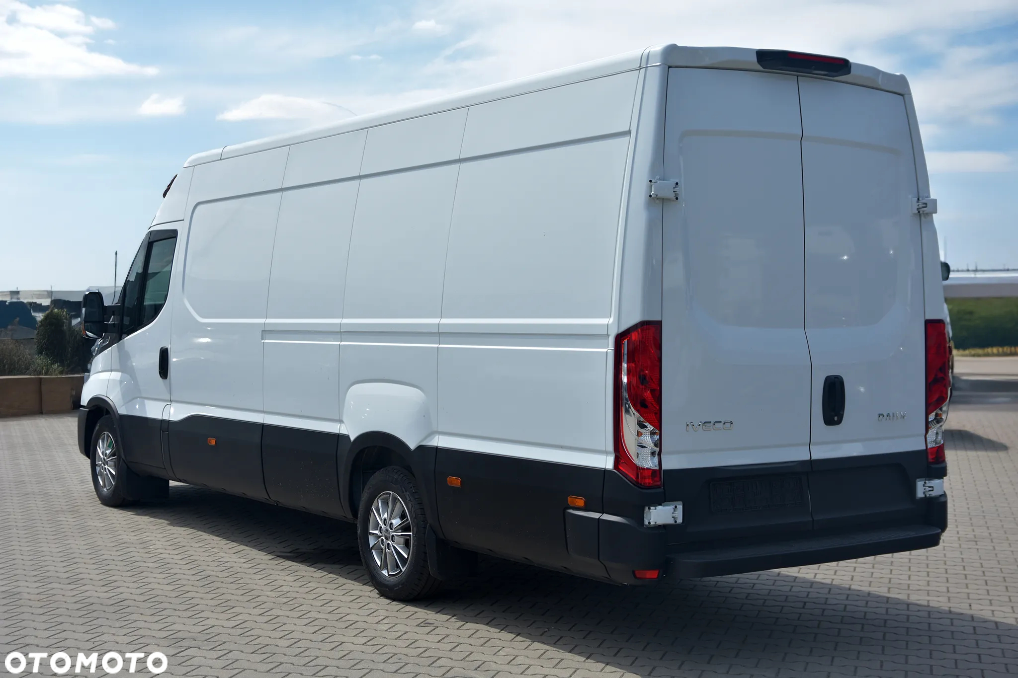 Iveco Daily 35S18 180KM 16m3 - 4