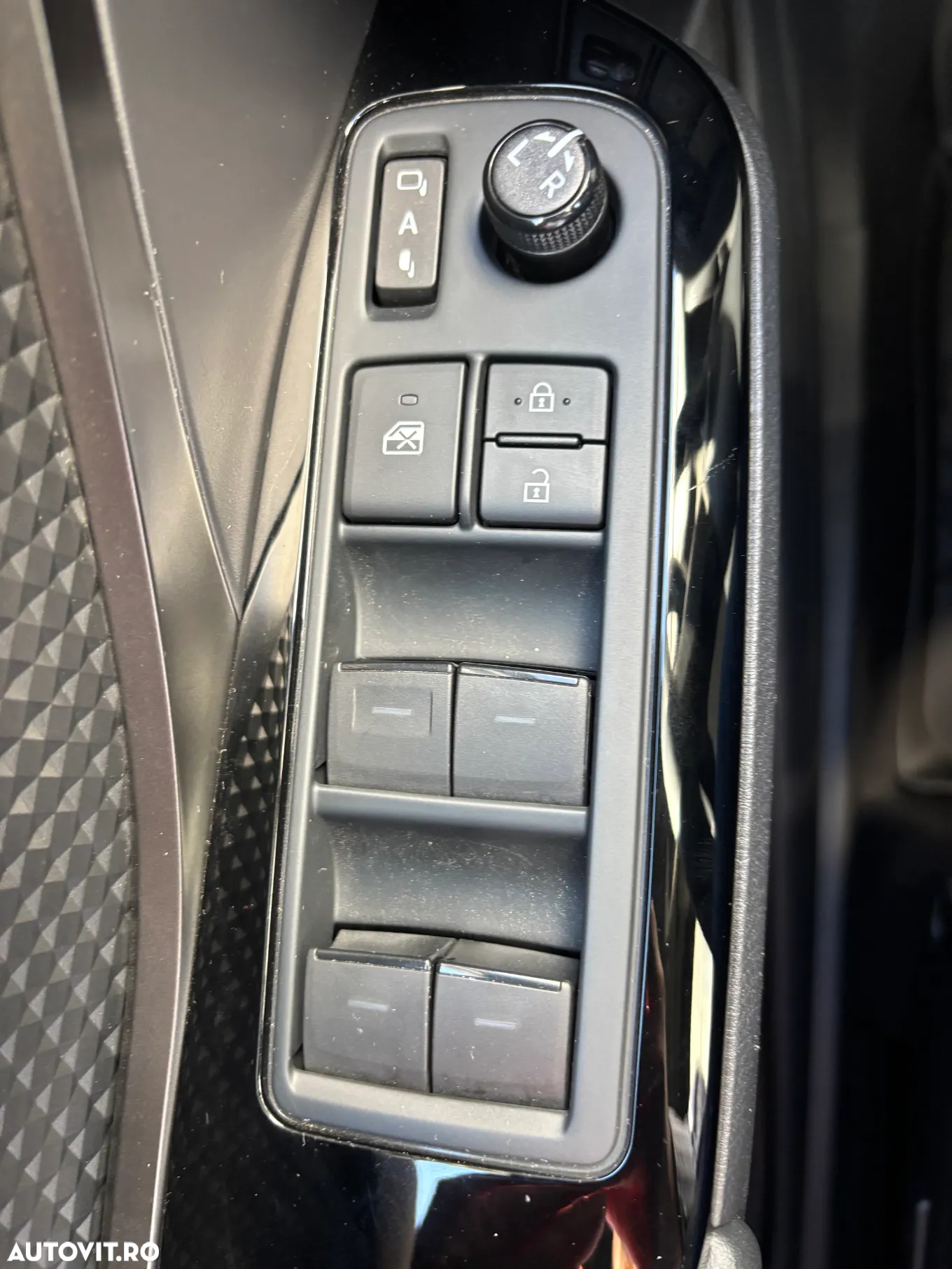 Toyota C-HR 1.8 HSD 122 CP 4x2 CVT Cult - 7