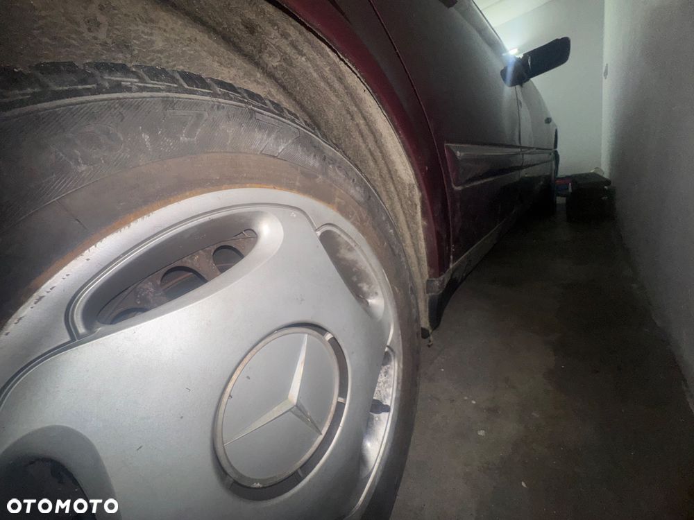 Mercedes-Benz Klasa E - 27