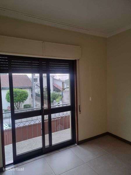 Excelente T3 inserido em moradia em Alfena (Valondo-Porto) - Grande imagem: 4/6