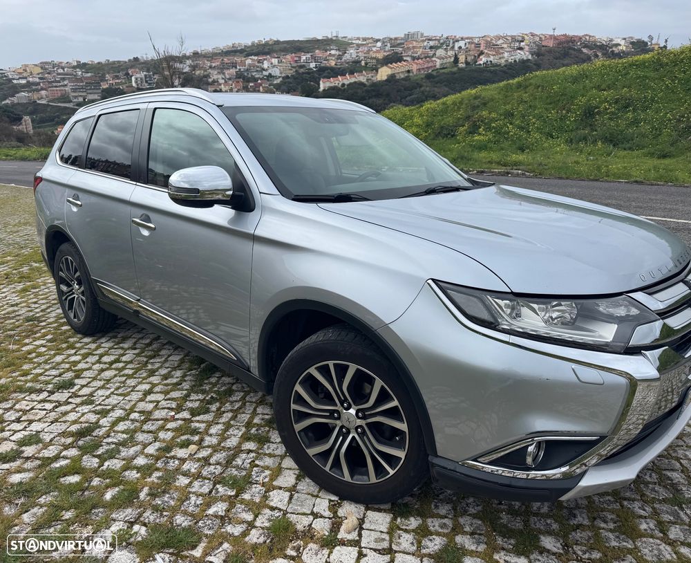 Mitsubishi Outlander 2.2 DI-D Instyle Navi - 1