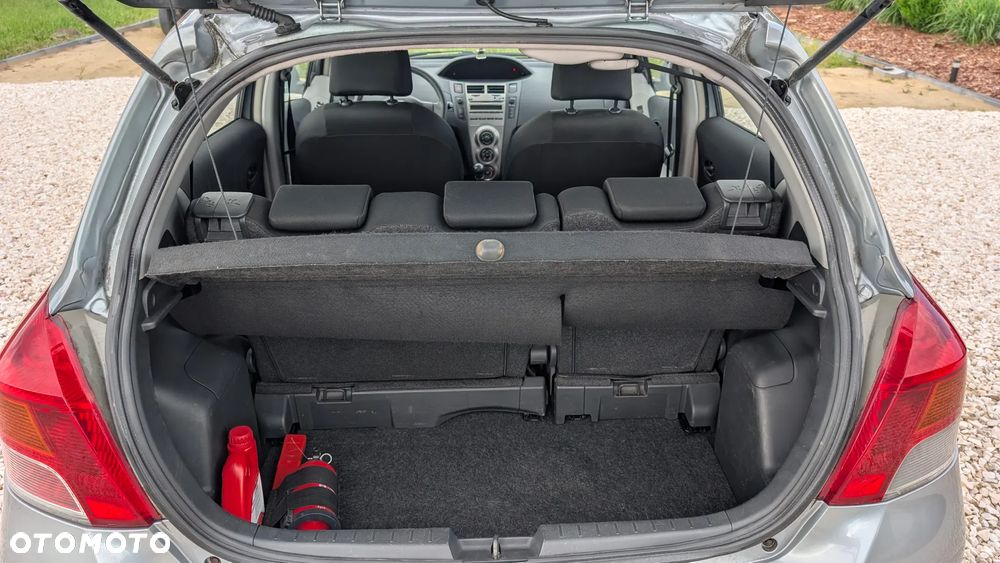 Toyota Yaris - 12