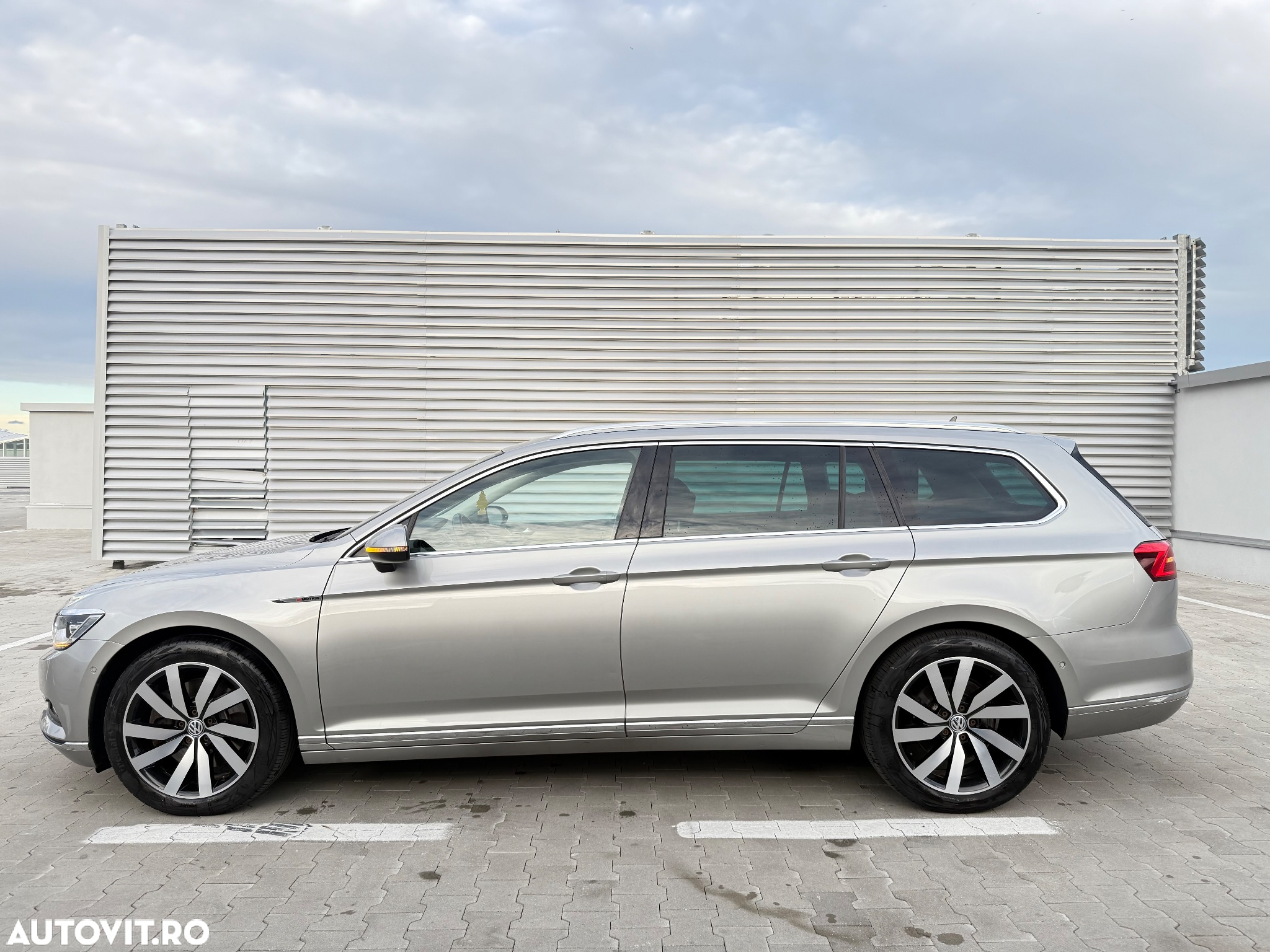 Volkswagen Passat Variant 2.0 BiTDI 4Mot DSG Highline - 5