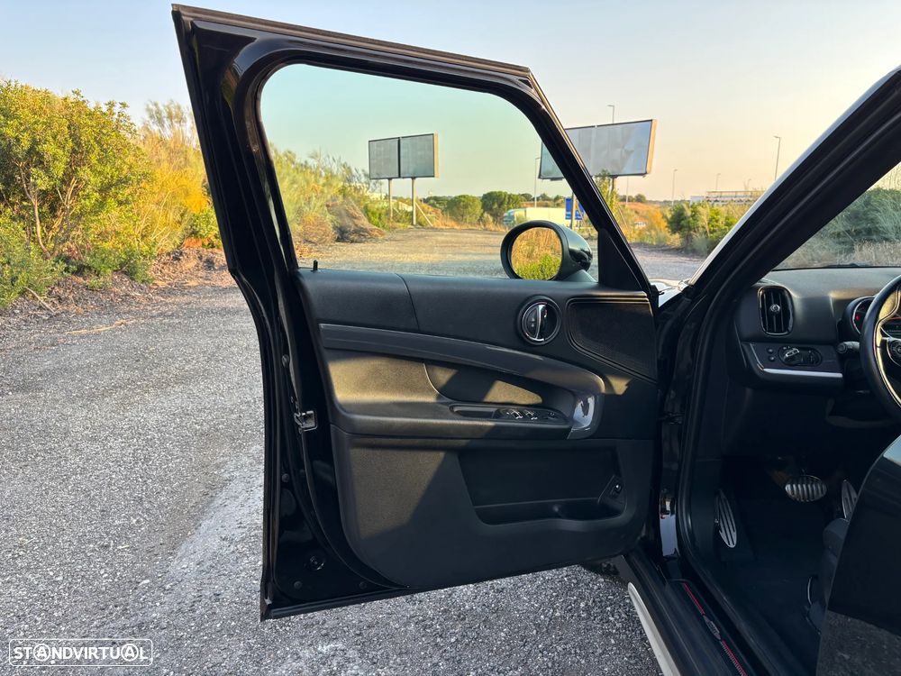 MINI Countryman Cooper SE ALL4 Auto - 11