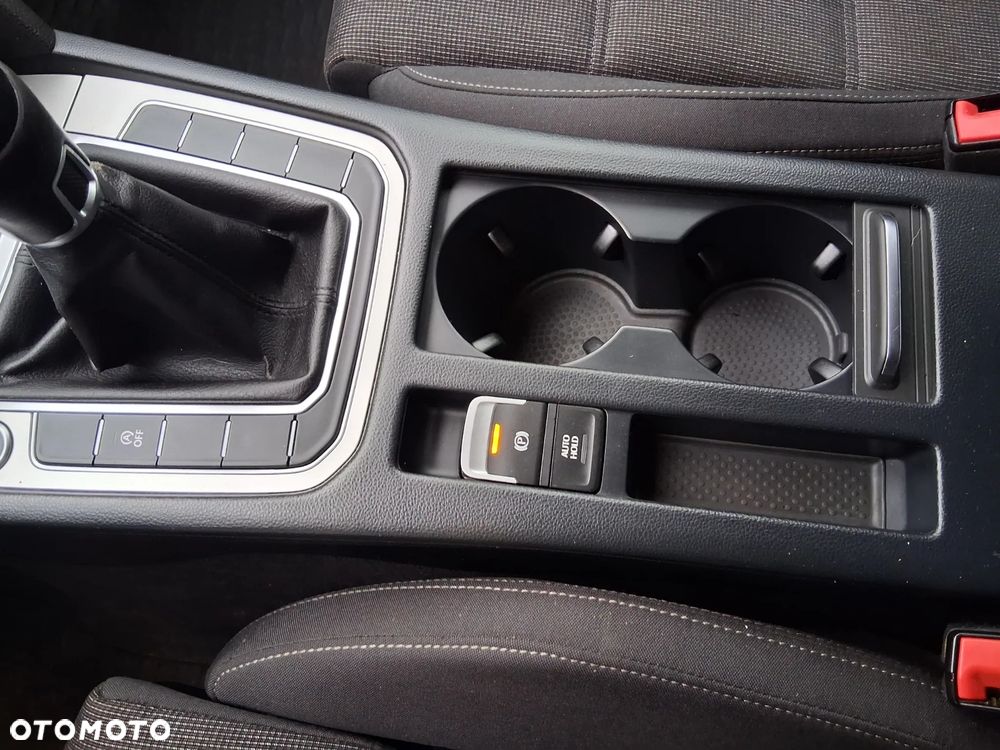 Volkswagen Passat 2.0 TDI (BlueMotion Technology) Trendline - 7