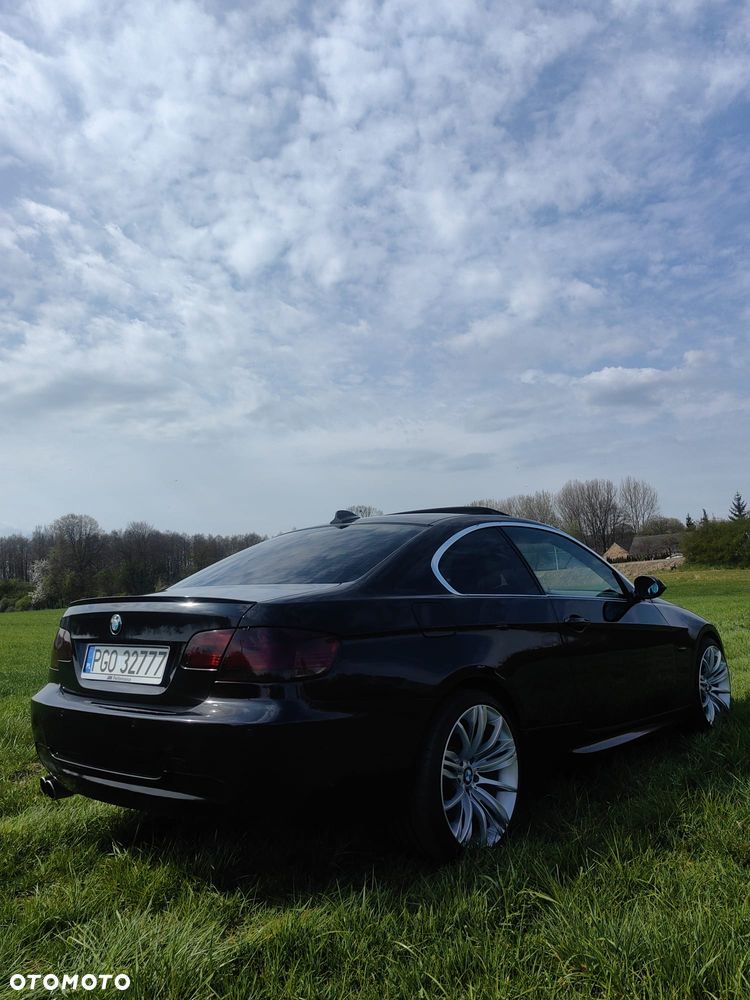 BMW Seria 3 330i - 4