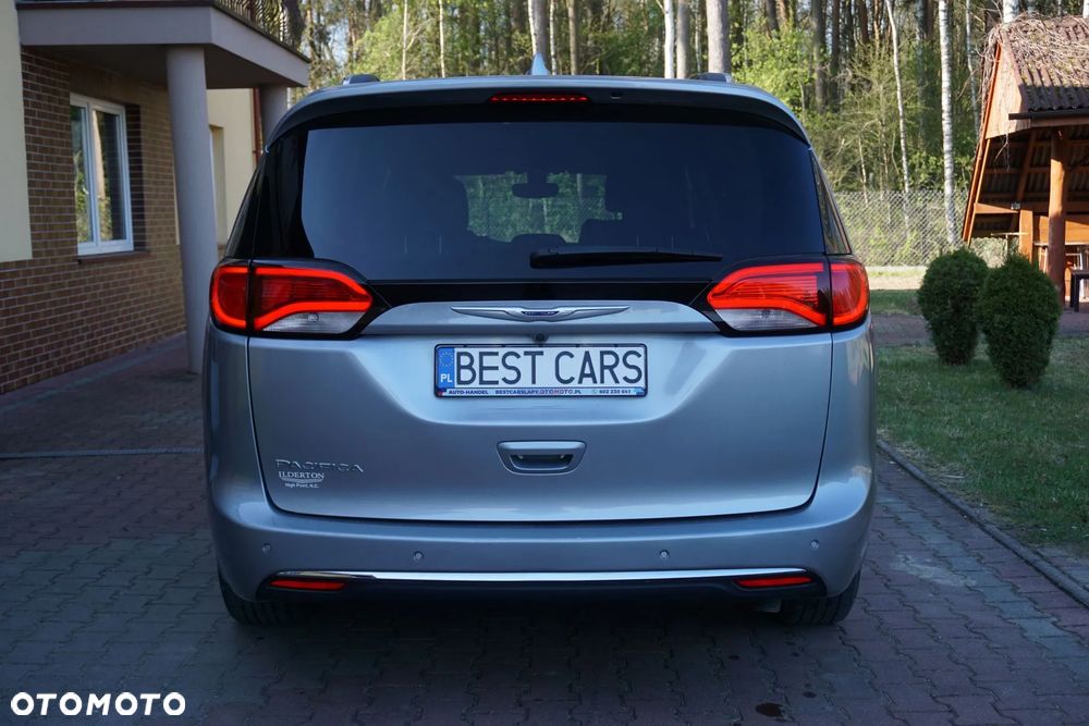 Chrysler Pacifica - 10