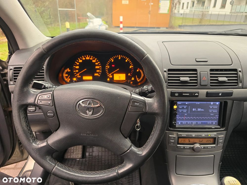 Toyota Avensis 2.0 D-4D Sol - 8