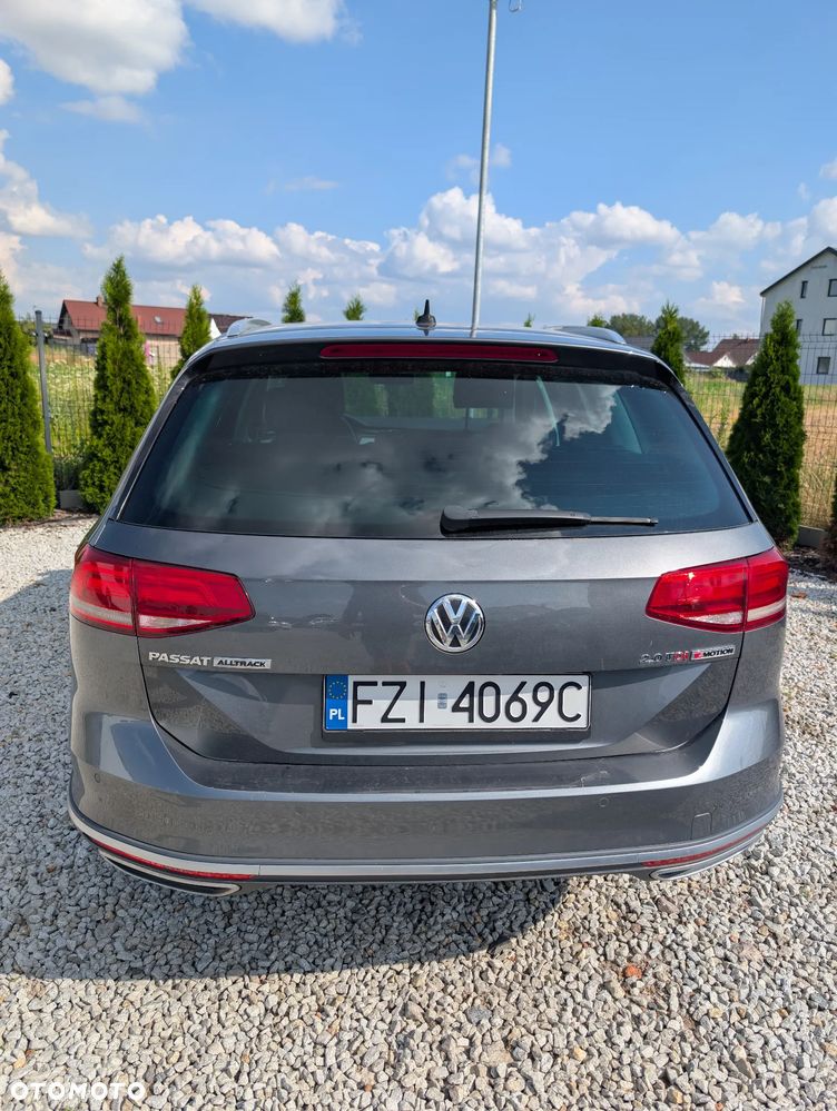 Volkswagen Passat 2.0 TDI BMT 4Mot Highline DSG - 10