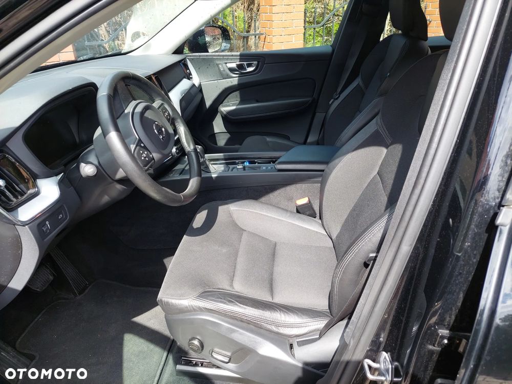 Volvo XC 60 D4 Geartronic Momentum Pro - 22