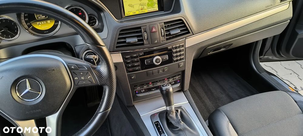 Mercedes-Benz Klasa E 350 CDI DPF BlueEFFICIENCY 7G-TRONIC Elegance - 21