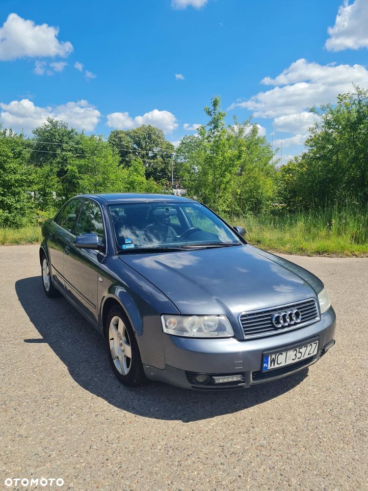 Audi A4 Limousine - 1