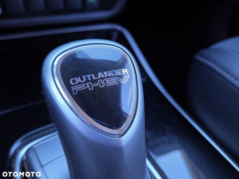 Mitsubishi Outlander - 29