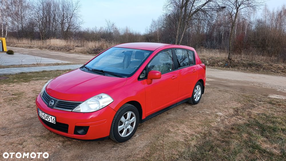 Nissan Tiida - 1