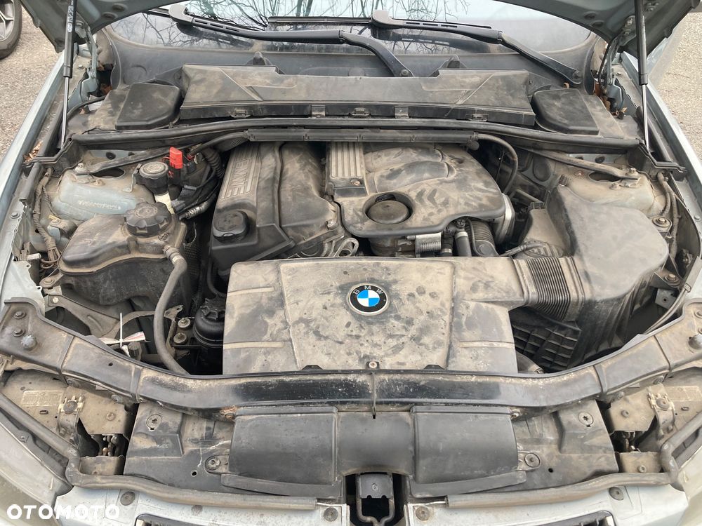 BMW Seria 3 320i - 6
