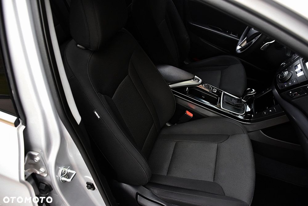 Hyundai i40 i40cw 1.7 CRDi Automatik Fifa World Cup Edition Silver - 32