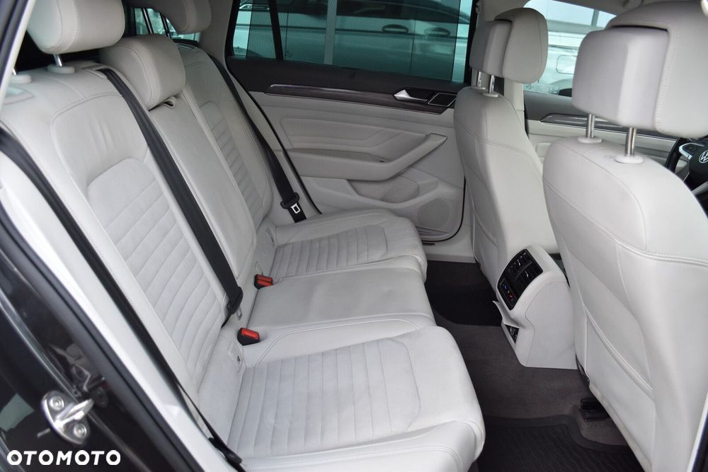 Volkswagen Passat Variant 1.5 TSI EVO Elegance DSG - 33